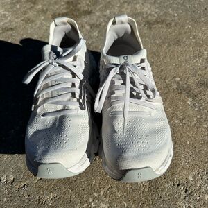 On cloud running  white womens shoes